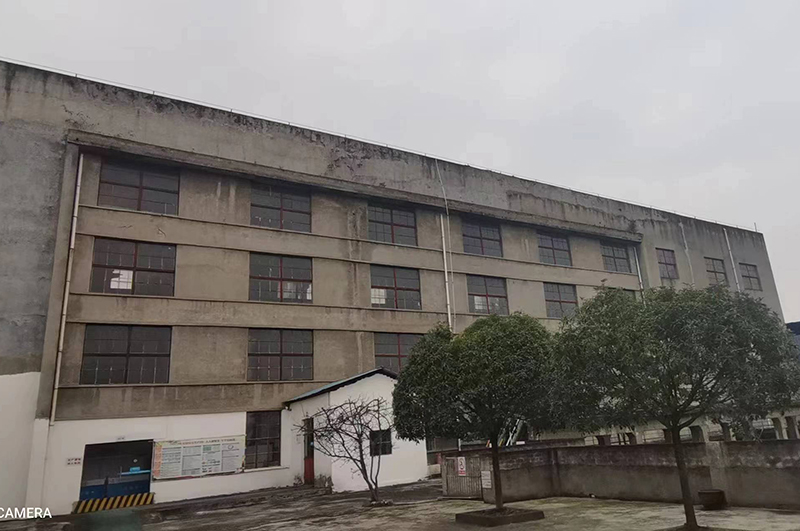 改造前的廠房側面外貌情況
