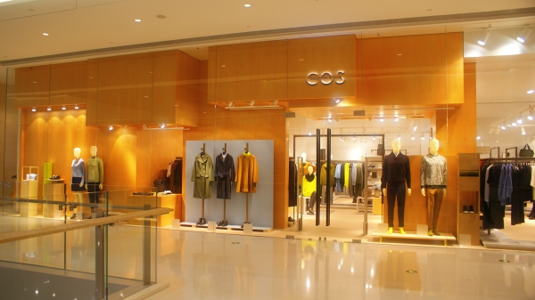 精品服裝專賣店鋪裝修效果